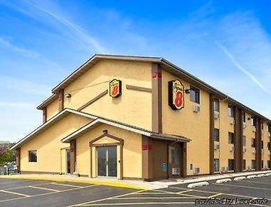 Hotel Super 8 By Wyndham Cedar Rapids Esterno foto