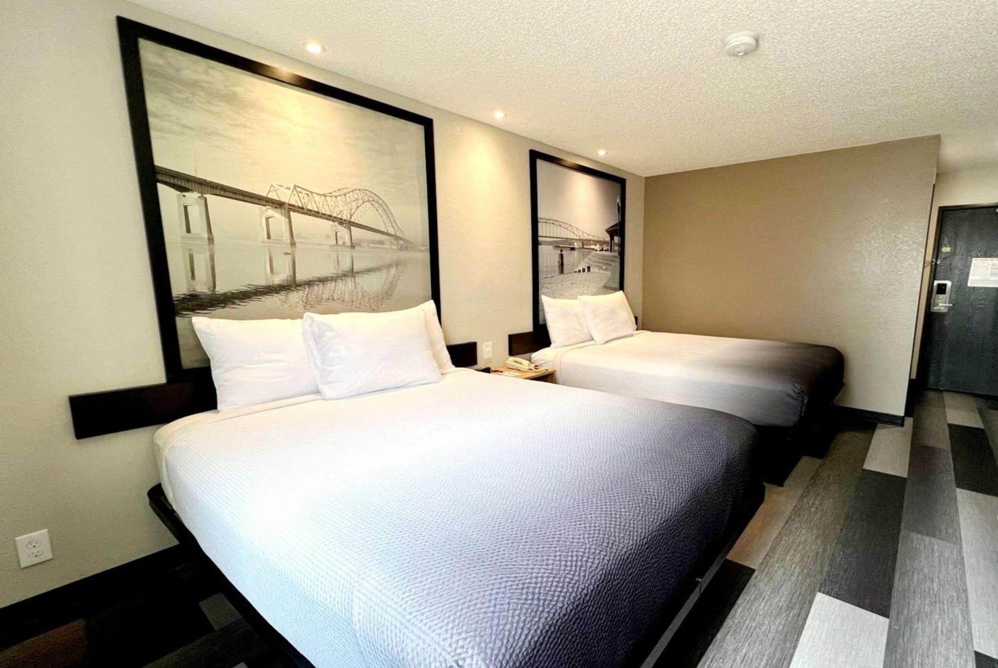 Hotel Super 8 By Wyndham Cedar Rapids Esterno foto