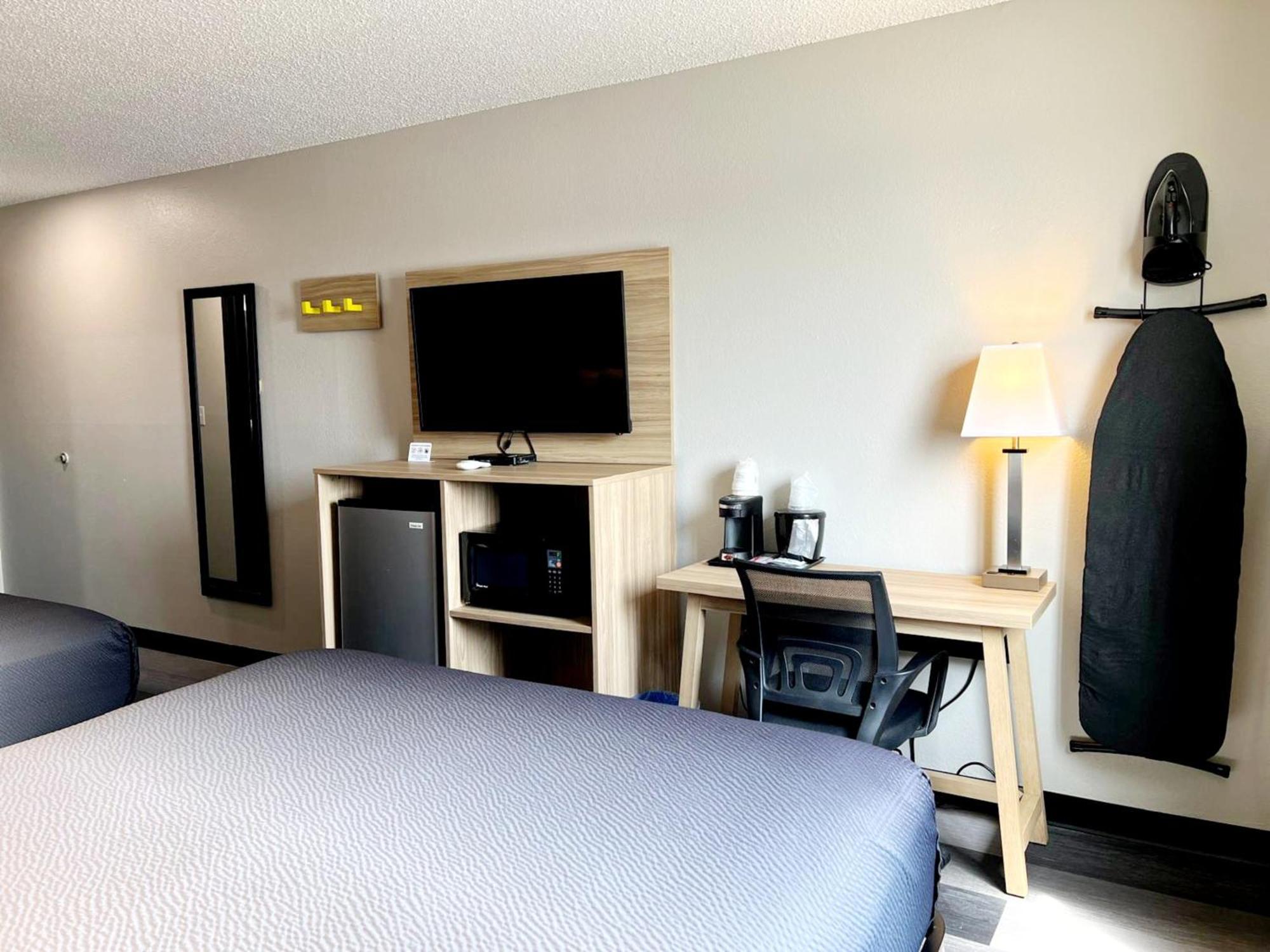 Hotel Super 8 By Wyndham Cedar Rapids Esterno foto