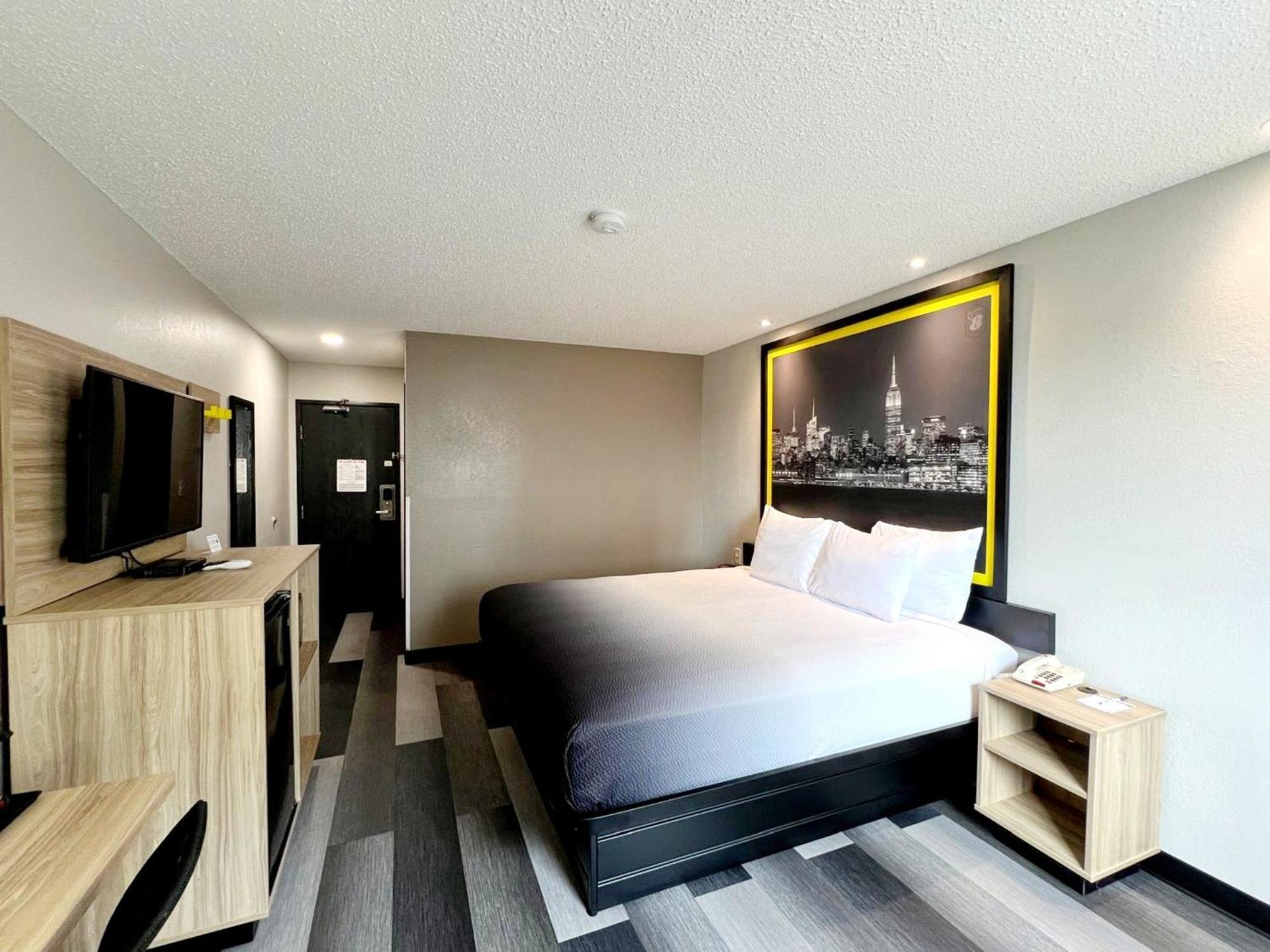 Hotel Super 8 By Wyndham Cedar Rapids Esterno foto